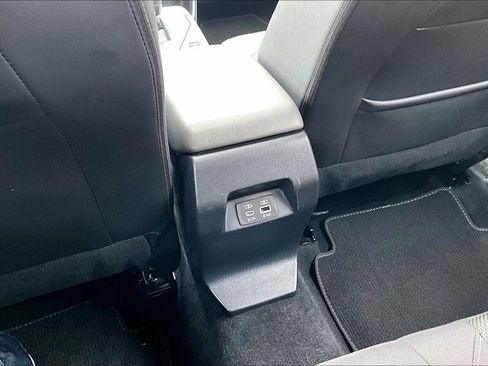 Used 2024 Subaru Crosstrek 2.0i Premium image 33