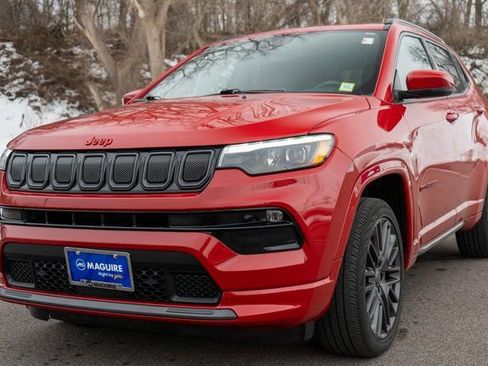 Used 2022 Jeep Compass Limited w/ (RED) Package image 2
