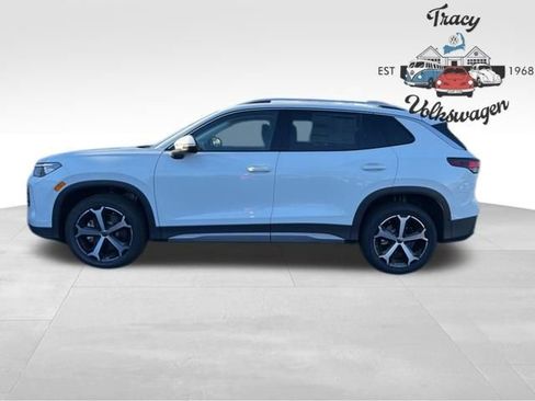 New 2026 Volkswagen Tiguan SE image 4