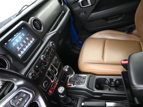 Used 2021 Jeep Gladiator Rubicon w/ Safety Group AWD/4WD image 18