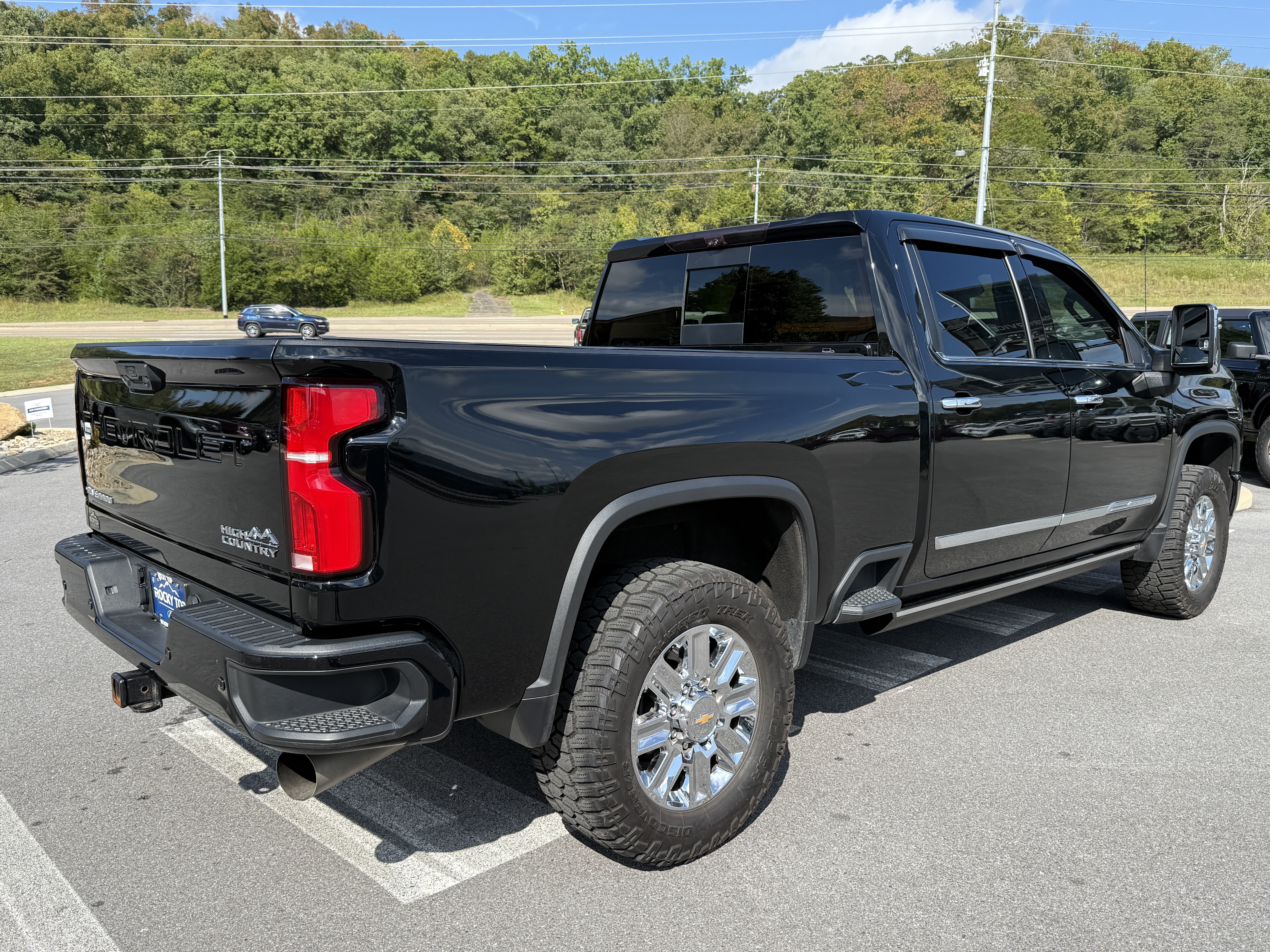 Used 2024 Chevrolet Silverado 3500 High Country w/ Technology Package AWD/4WD image 5