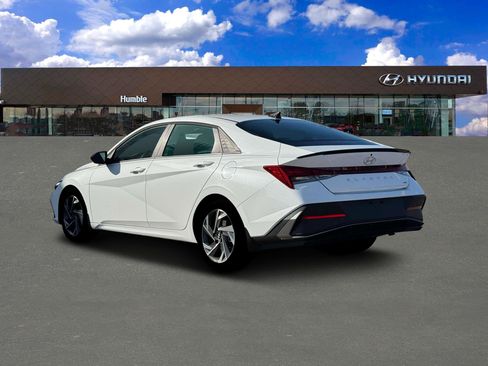 New 2025 Hyundai Elantra SEL FWD image 5