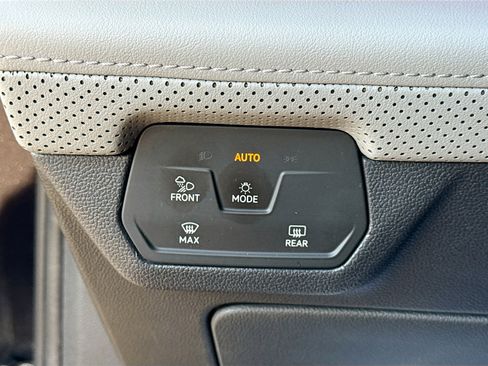 Used 2024 Volkswagen Atlas Peak Edition SEL image 35