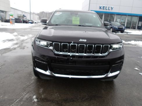 Used 2023 Jeep Grand Cherokee L Limited image 2
