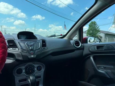 Used 2017 Ford Fiesta SE FWD image 10