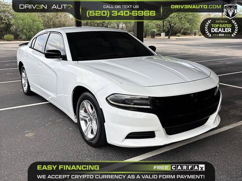 Used 2017 Dodge Charger SE w/ Blacktop Package RWD image 1