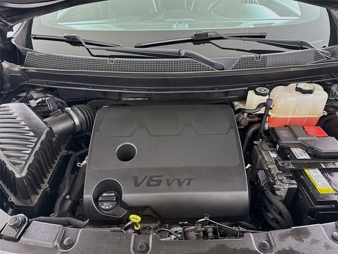 Used 2023 Chevrolet Traverse LT w/ LPO, Floor Liner Package image 30