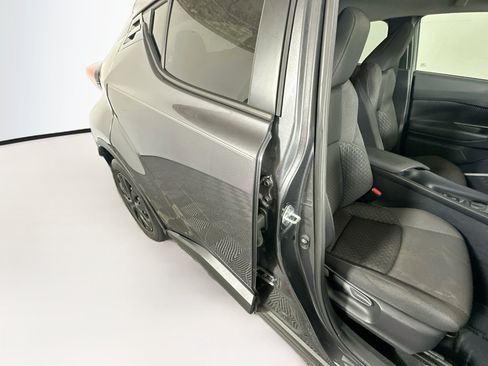 Used 2021 Toyota C-HR LE FWD image 27