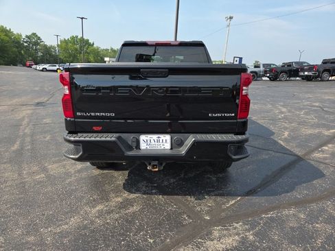 Certified 2022 Chevrolet Silverado 1500 Custom AWD/4WD image 5