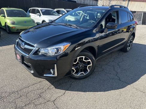 Used 2017 Subaru Crosstrek 2.0i Premium image 1
