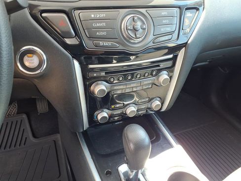 Used 2020 Nissan Pathfinder S AWD/4WD image 13