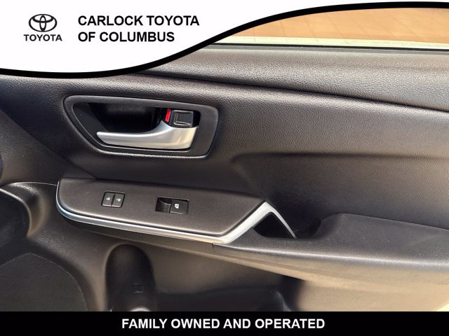 Used 2017 Toyota Camry SE FWD image 21
