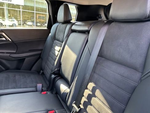 Used 2024 Mitsubishi Outlander SE AWD/4WD image 34