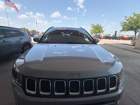 Used 2018 Jeep Compass Latitude w/ Popular Equipment Group AWD/4WD image 15