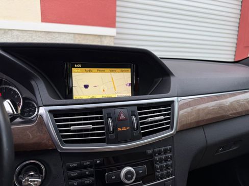 Used 2011 Mercedes-Benz E 350 Sedan image 97