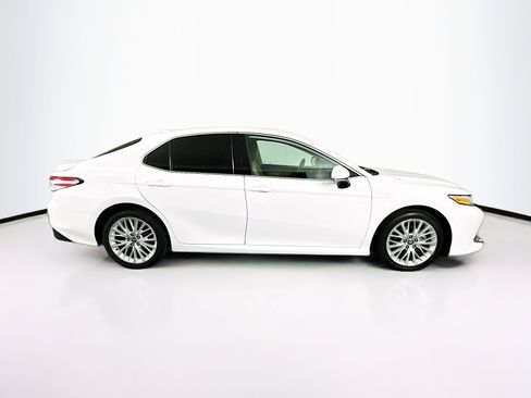 Used 2020 Toyota Camry XLE w/ Carpet Mat Package FWD image 10