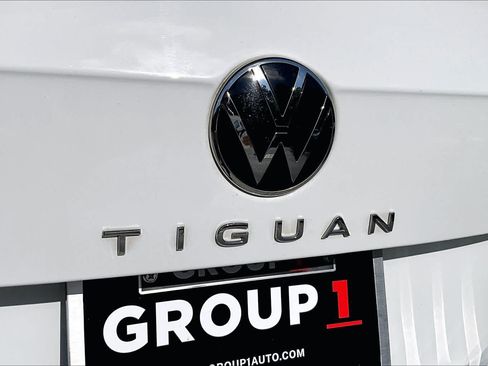 Used 2022 Volkswagen Tiguan SE AWD/4WD image 31