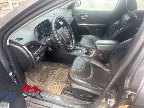 Used 2020 Jeep Cherokee Limited AWD/4WD image 2
