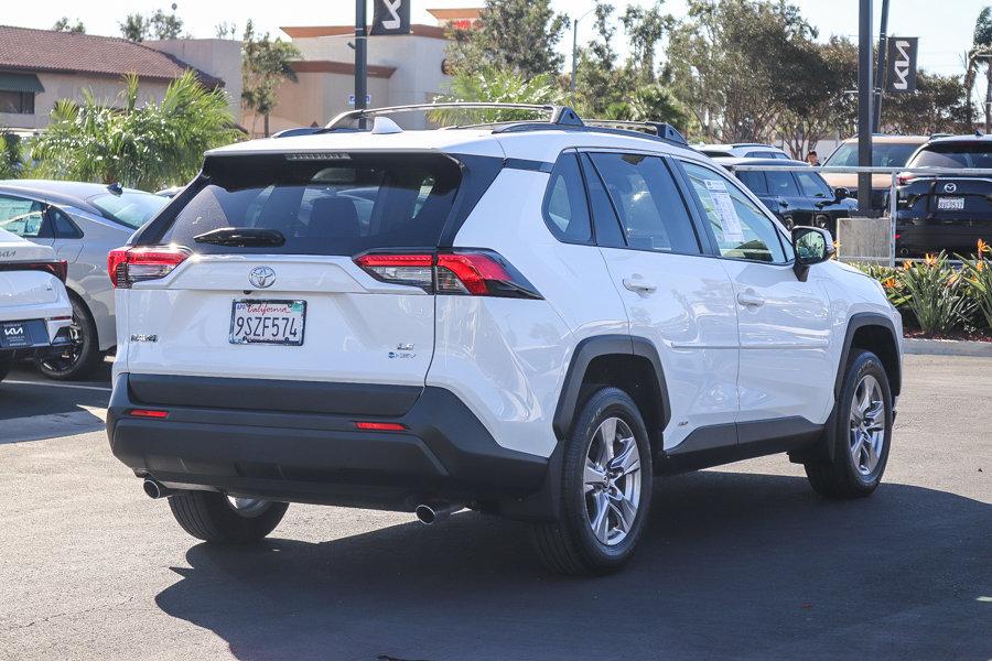 Used 2025 Toyota RAV4 LE AWD/4WD image 5