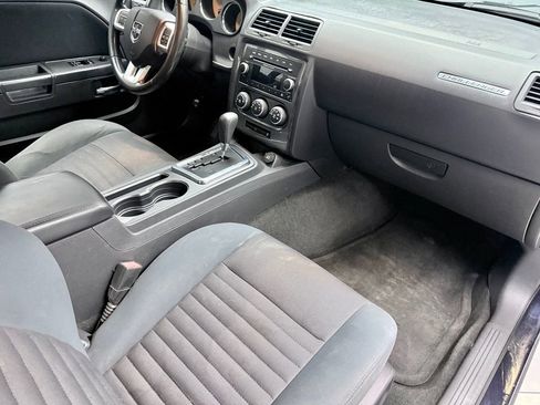 Used 2012 Dodge Challenger SXT image 12