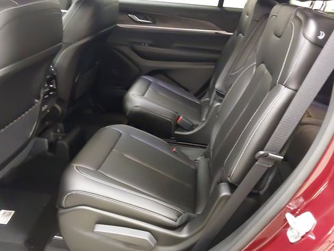 New 2025 Jeep Grand Cherokee L Limited image 38