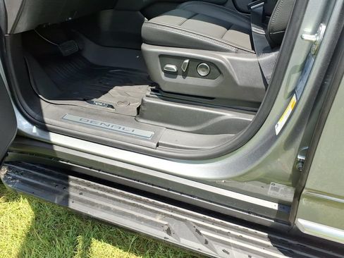 New 2026 GMC Yukon Denali w/ LPO, Floor Liner Package AWD/4WD image 12