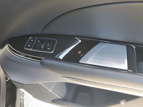 Used 2025 Cadillac Lyriq Luxury image 49