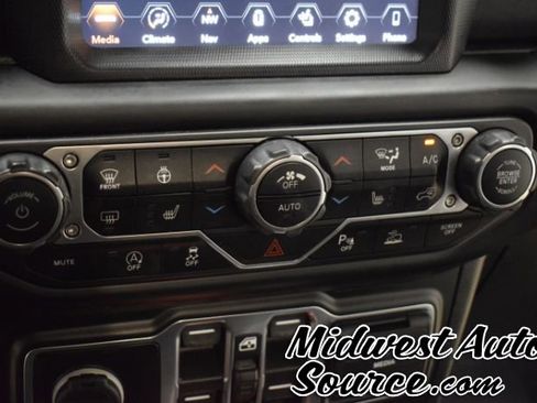 Used 2020 Jeep Gladiator Overland image 19