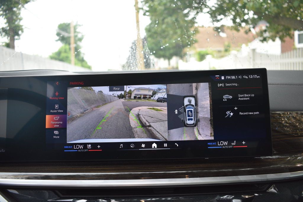 Used 2026 BMW X7 xDrive40i AWD/4WD image 17