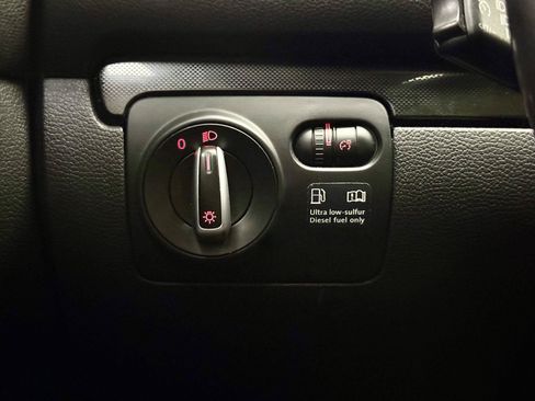 Used 2012 Volkswagen Jetta TDI FWD image 18