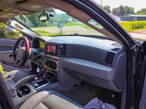 Used 2006 Jeep Grand Cherokee Laredo image 24