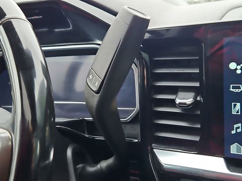 Used 2024 Chevrolet Silverado 2500 High Country w/ High Country Premium Package image 34