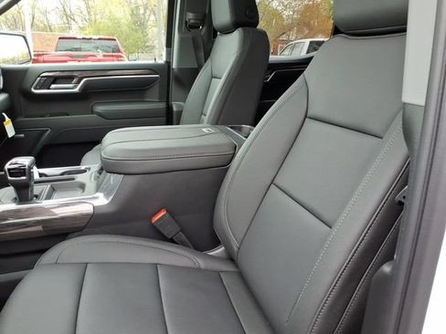 New 2026 Chevrolet Silverado 1500 LTZ w/ LTZ Premium Package AWD/4WD image 18