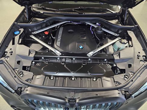 New 2026 BMW X5 xDrive40i w/ M Sport Package image 9