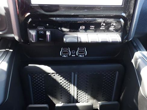 New 2026 RAM 3500 Laramie AWD/4WD image 23