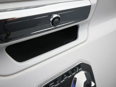 Used 2020 RAM 1500 Laramie image 40