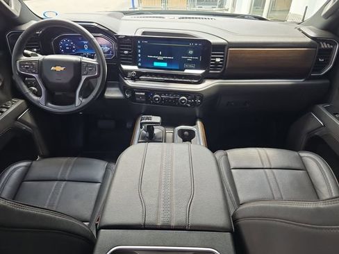Certified 2025 Chevrolet Silverado 1500 High Country AWD/4WD image 11