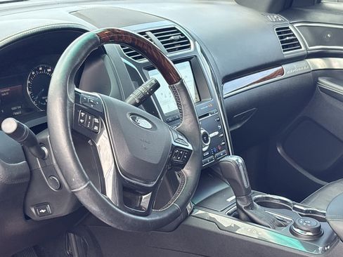 Used 2017 Ford Explorer Platinum AWD/4WD image 15