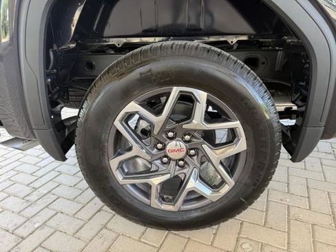 New 2026 GMC Sierra 1500 SLE image 12