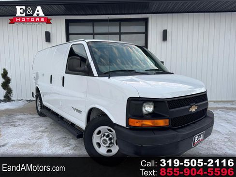 Used 2015 Chevrolet Express 2500 image 1