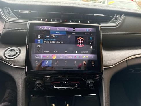 Used 2021 Jeep Grand Cherokee L Limited image 26