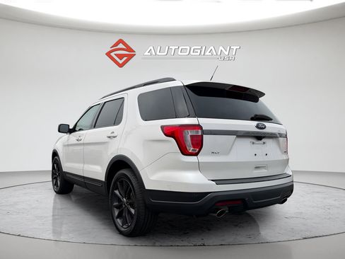 Used 2019 Ford Explorer XLT w/ Equipment Group 202A AWD/4WD image 9