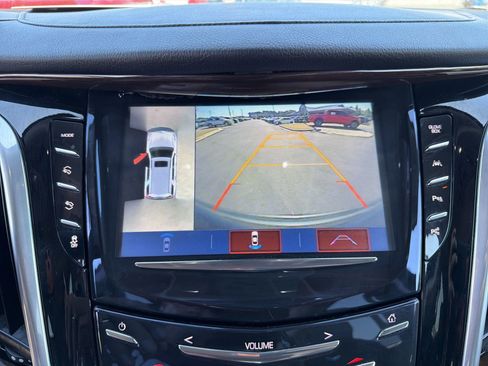 Used 2020 Cadillac Escalade Luxury w/ Escalade Sport Edition AWD/4WD image 5
