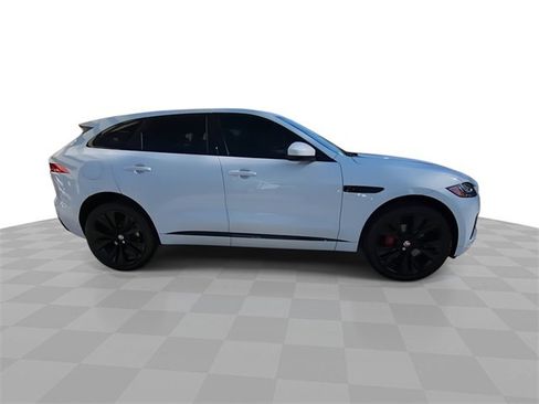 Used 2019 Jaguar F-PACE S image 9