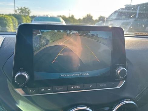 Used 2022 Nissan Sentra SV FWD image 8