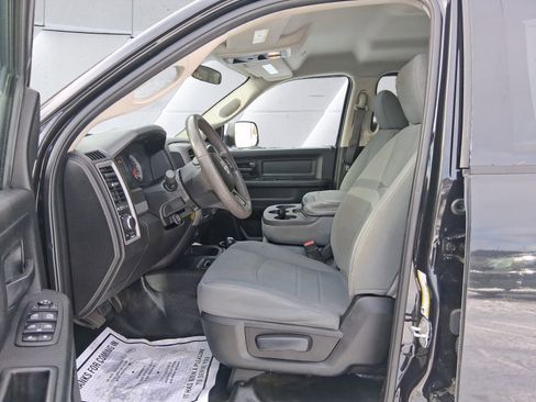 Used 2018 RAM 2500 Tradesman w/ Chrome Appearance Group image 10