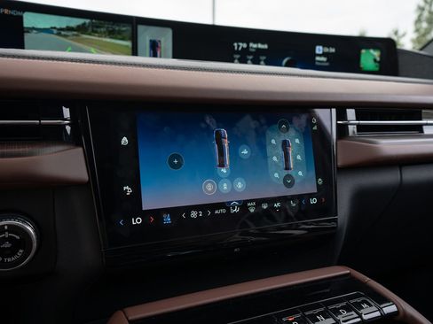 Used 2025 Lincoln Navigator L Reserve image 49