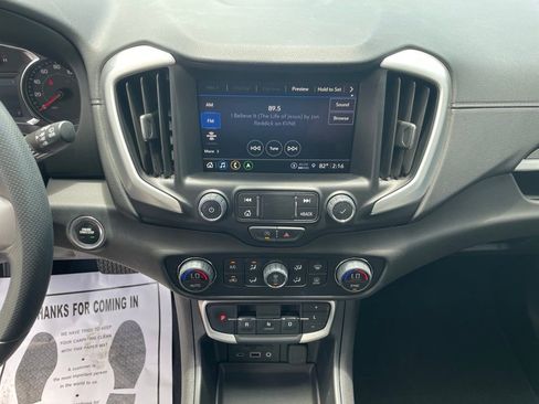 Used 2024 GMC Terrain SLE w/ Driver Convenience Package FWD image 19