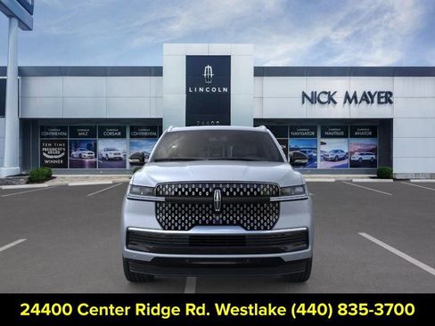 New 2025 Lincoln Navigator Reserve image 6