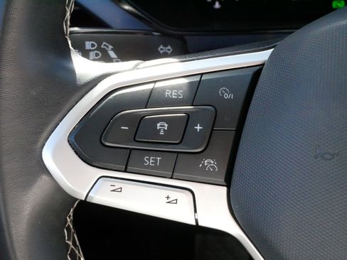 Used 2024 Volkswagen Taos SE image 26